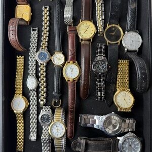 Assorted Vintage Mens & Women’s Watch lot
